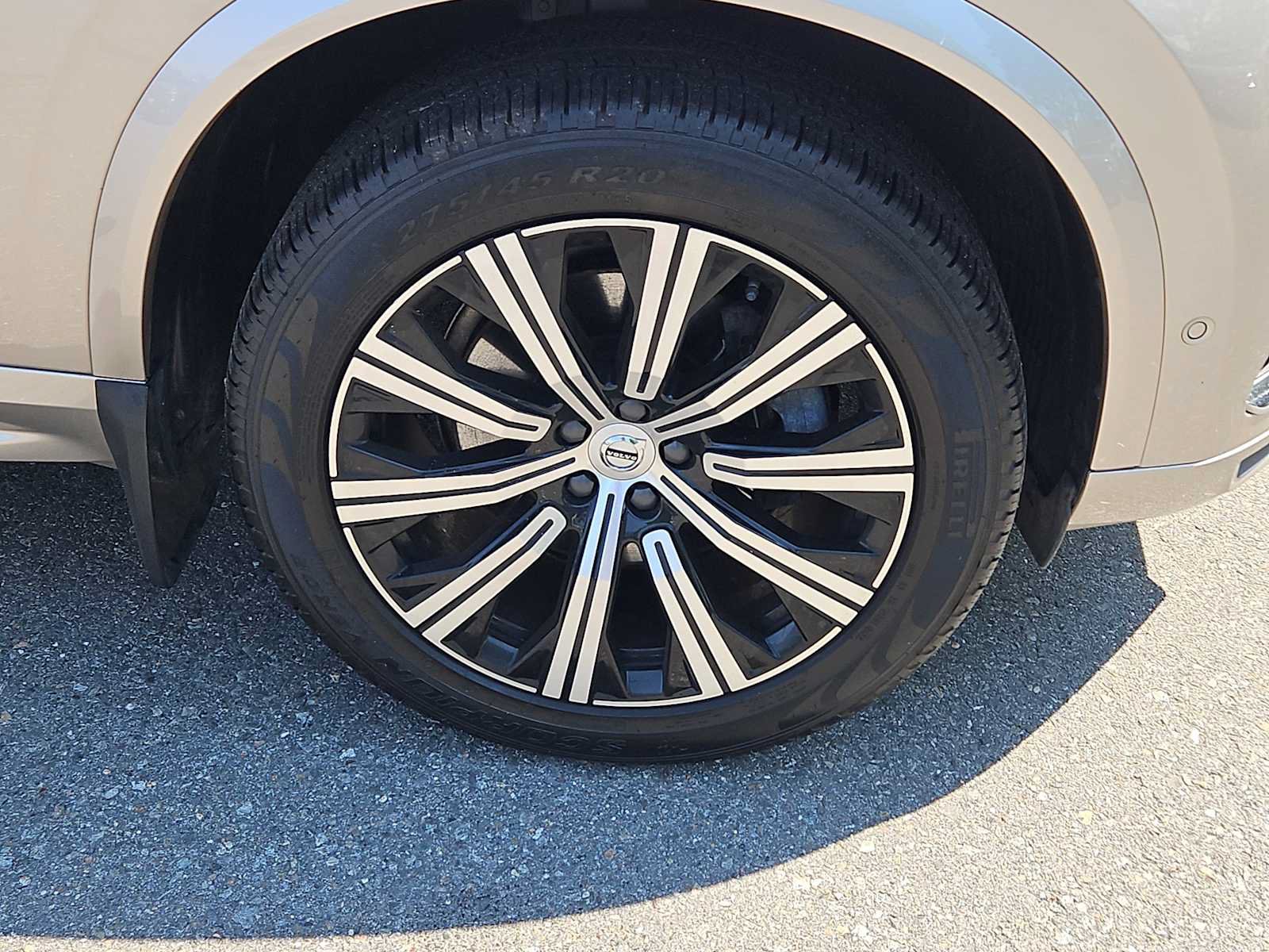Used 2023 Volvo XC90 B6 Plus w/ Protection Package AWD/4WD image 10