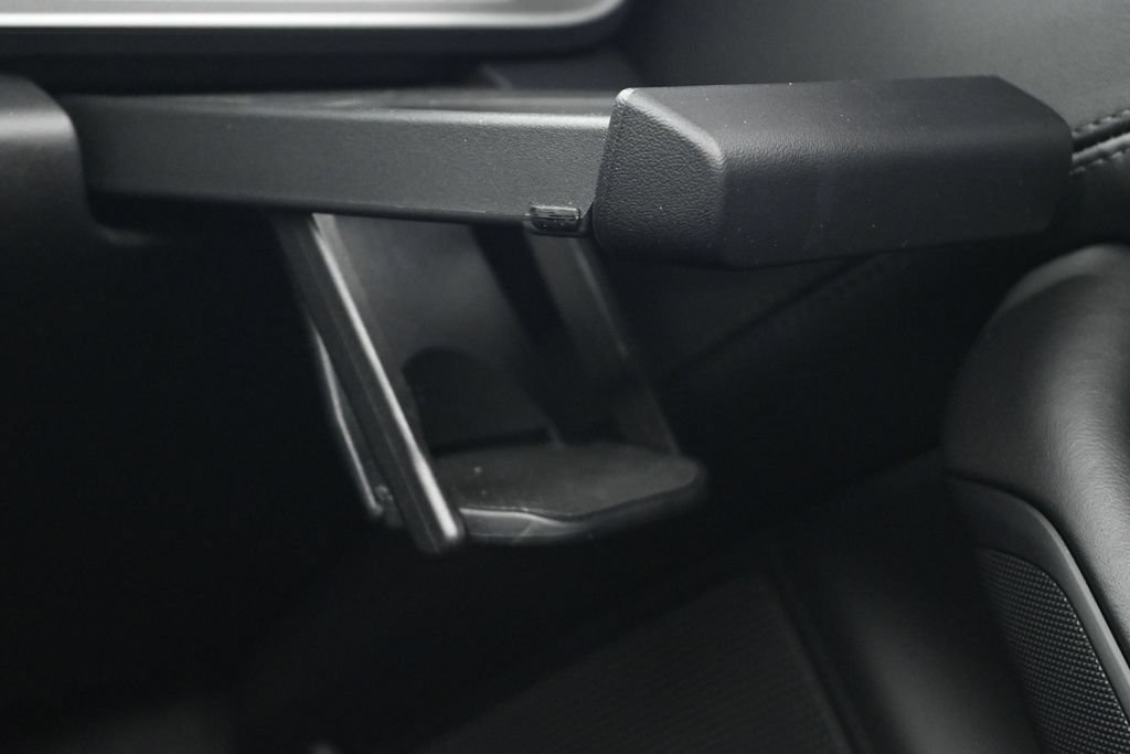 Certified 2025 Porsche 911 Carrera RWD image 17