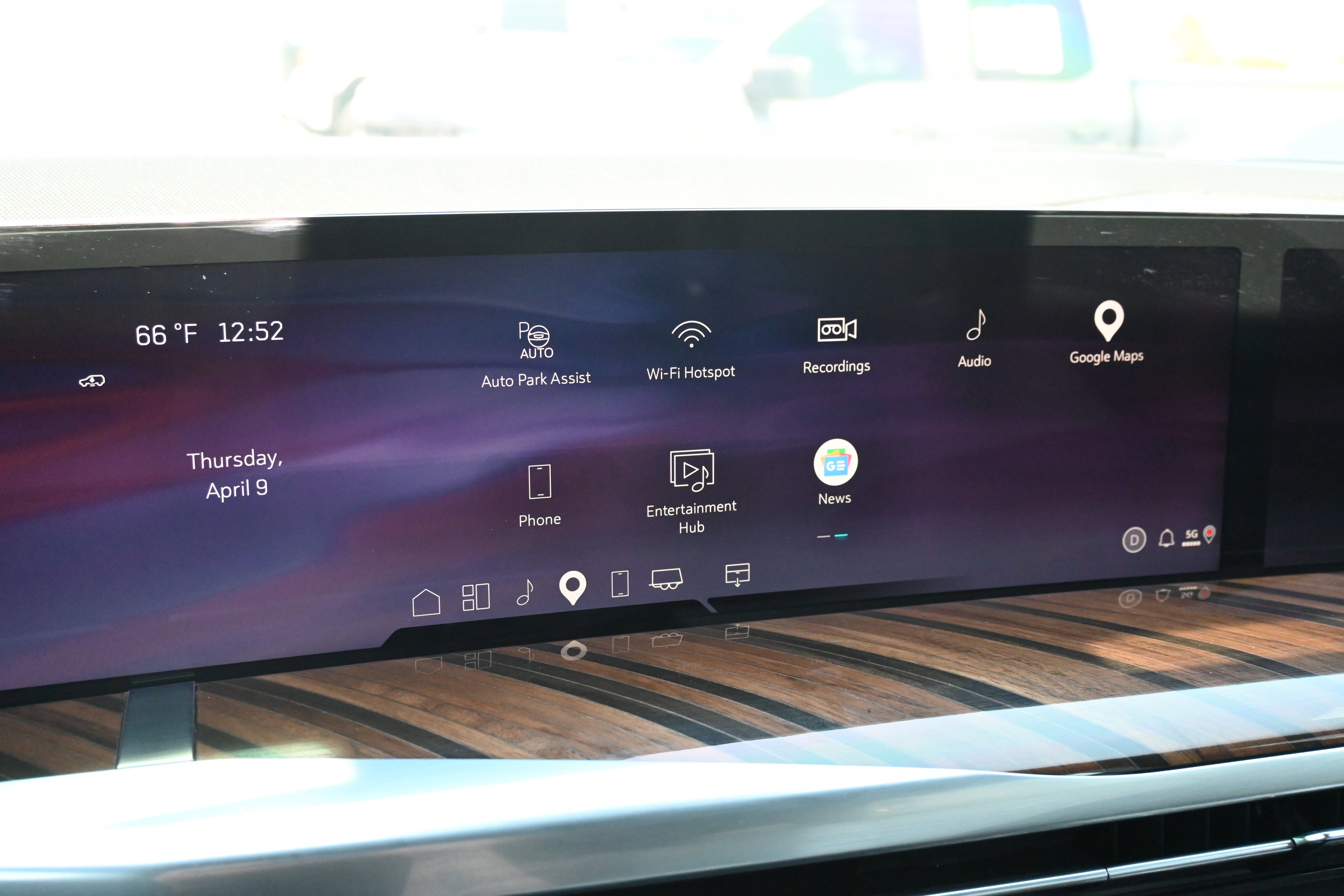 Used 2026 Cadillac Escalade Platinum Sport w/ LPO, ONYX Package image 38