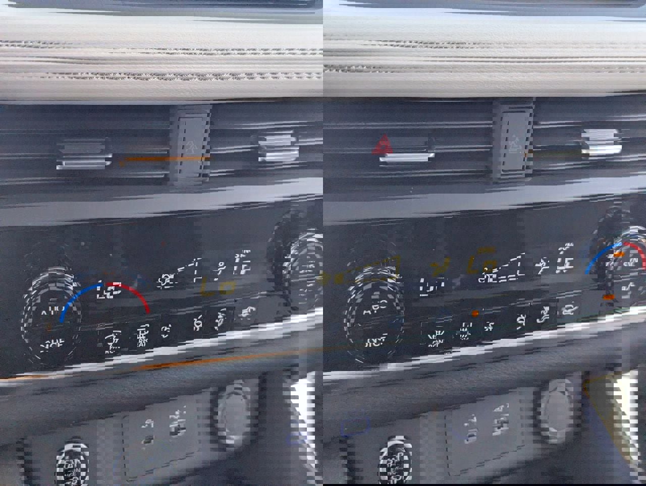 Certified 2023 Nissan Rogue SV FWD image 24