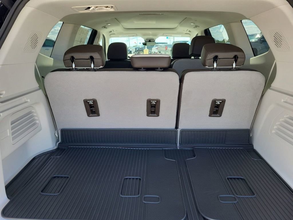 New 2026 GMC Acadia Denali w/ Super Cruise Package image 21