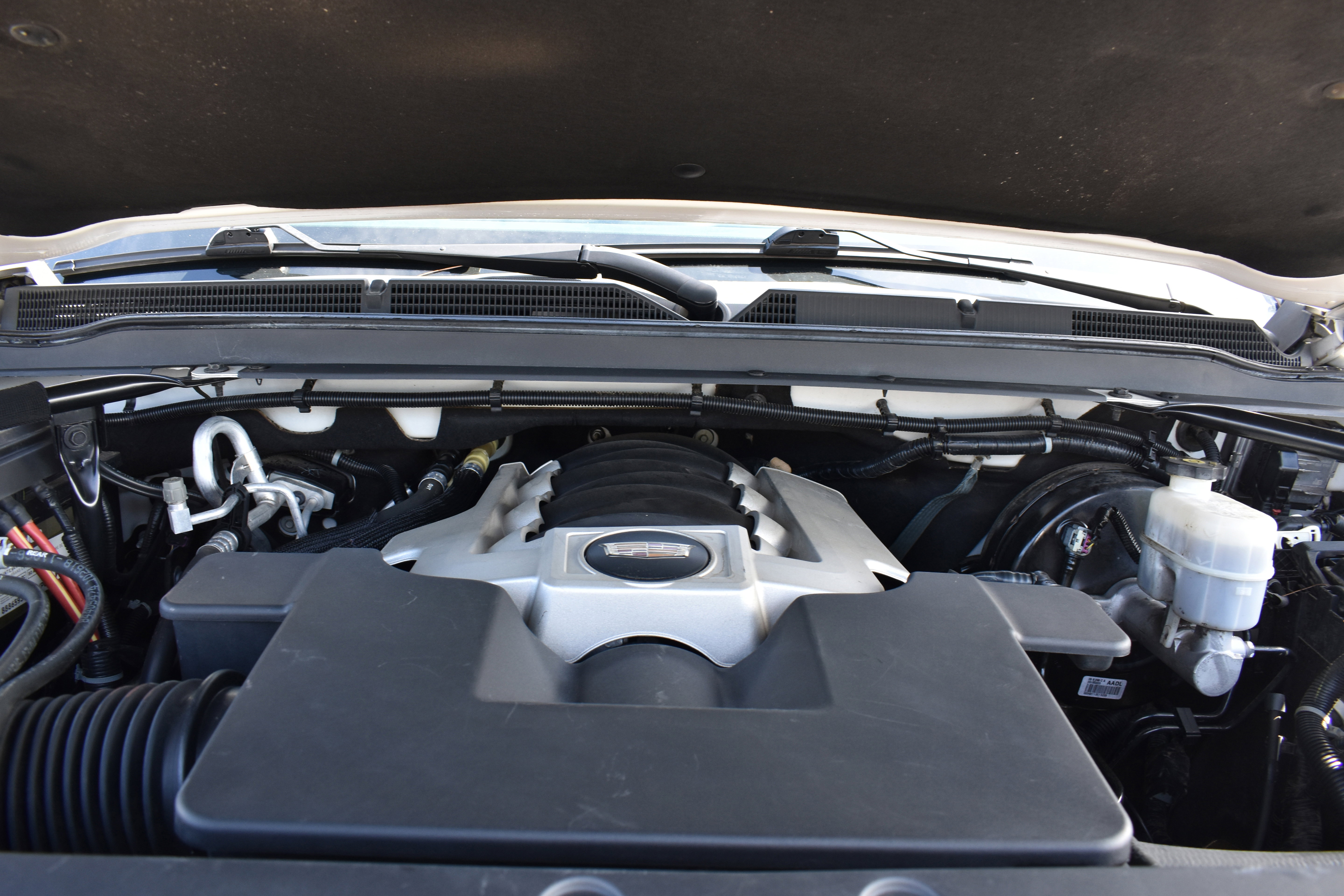 Used 2019 Cadillac Escalade ESV Premium Luxury w/ LPO, Radiant Package image 41