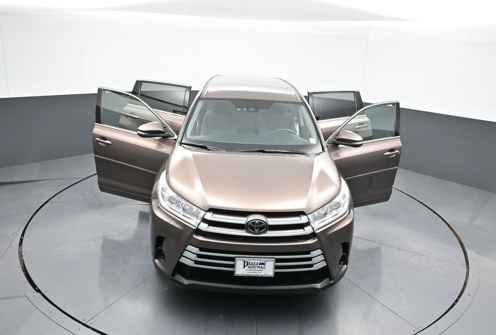 Certified 2018 Toyota Highlander LE image 46