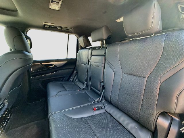 Used 2023 Lexus LX 600 F Sport w/ Accessory Package (A2) AWD/4WD image 23