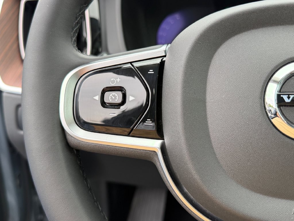 Certified 2024 Volvo XC60 T8 Plus w/ Climate Package AWD/4WD image 20