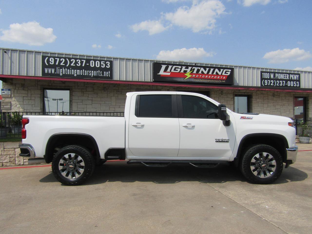 Used 2021 Chevrolet Silverado 2500 LT w/ Texas Edition AWD/4WD image 5