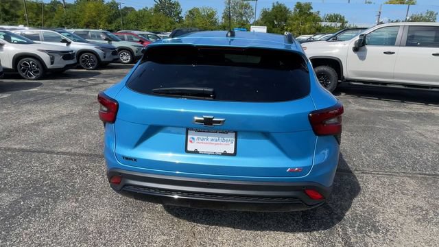 New 2026 Chevrolet Trax RS w/ Sunroof Package FWD image 9