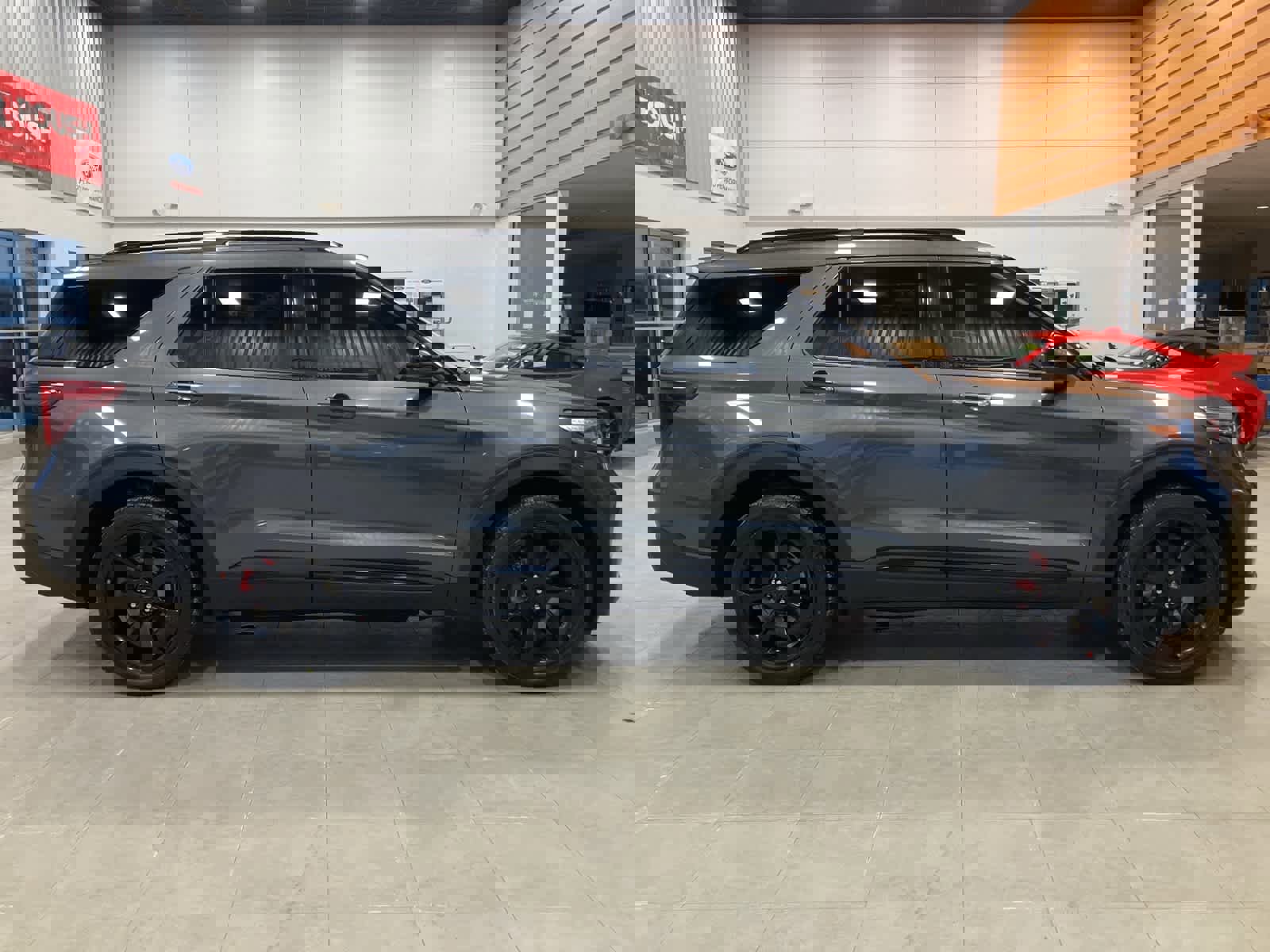 Certified 2020 Ford Explorer ST w/ ST Street Pack image 4