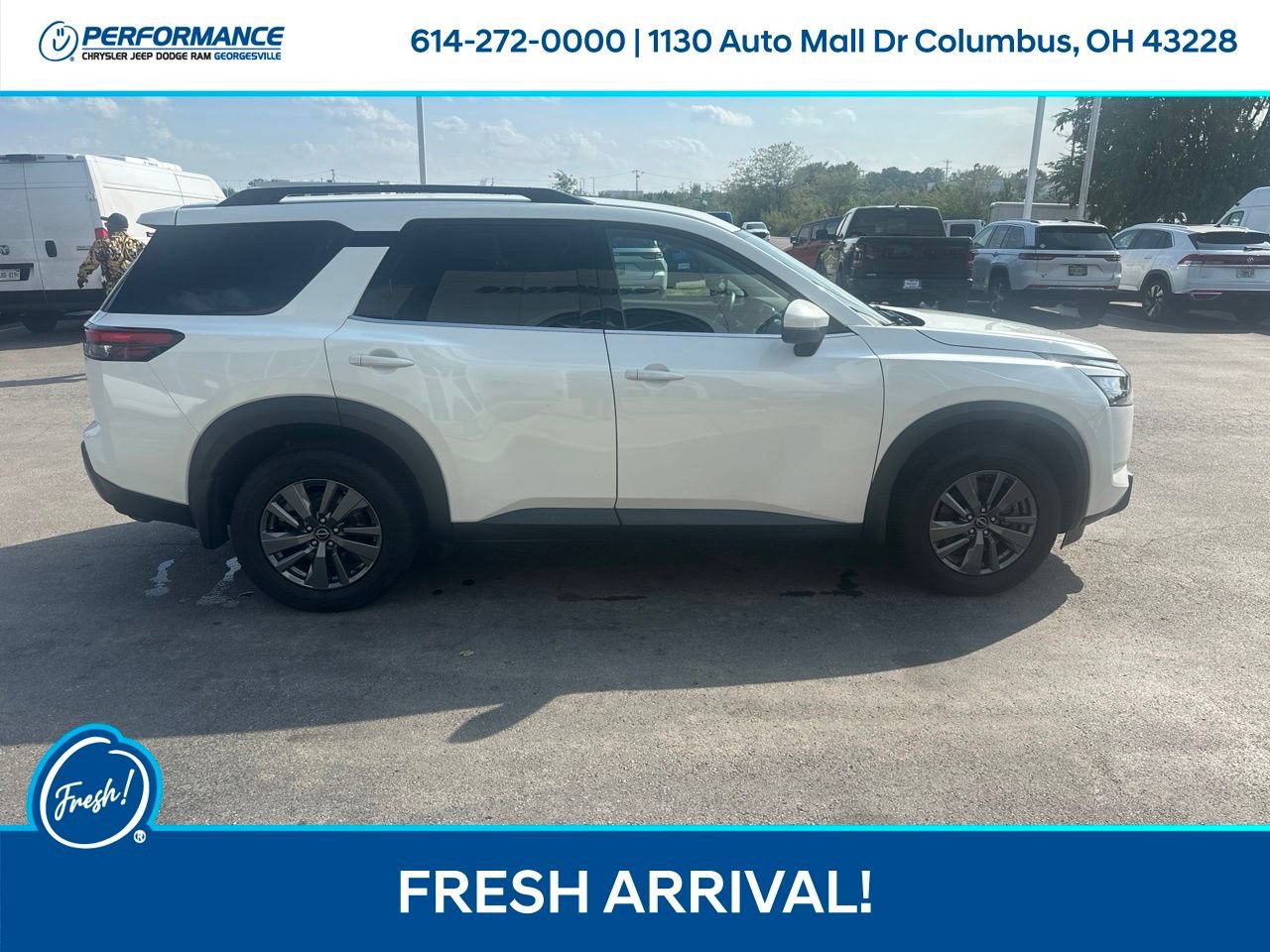 Used 2023 Nissan Pathfinder SV AWD/4WD image 3