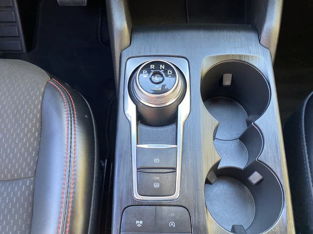 Used 2025 Ford Escape ST-Line Select AWD/4WD image 24