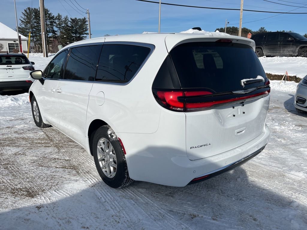 New 2026 Chrysler Pacifica Select FWD image 5