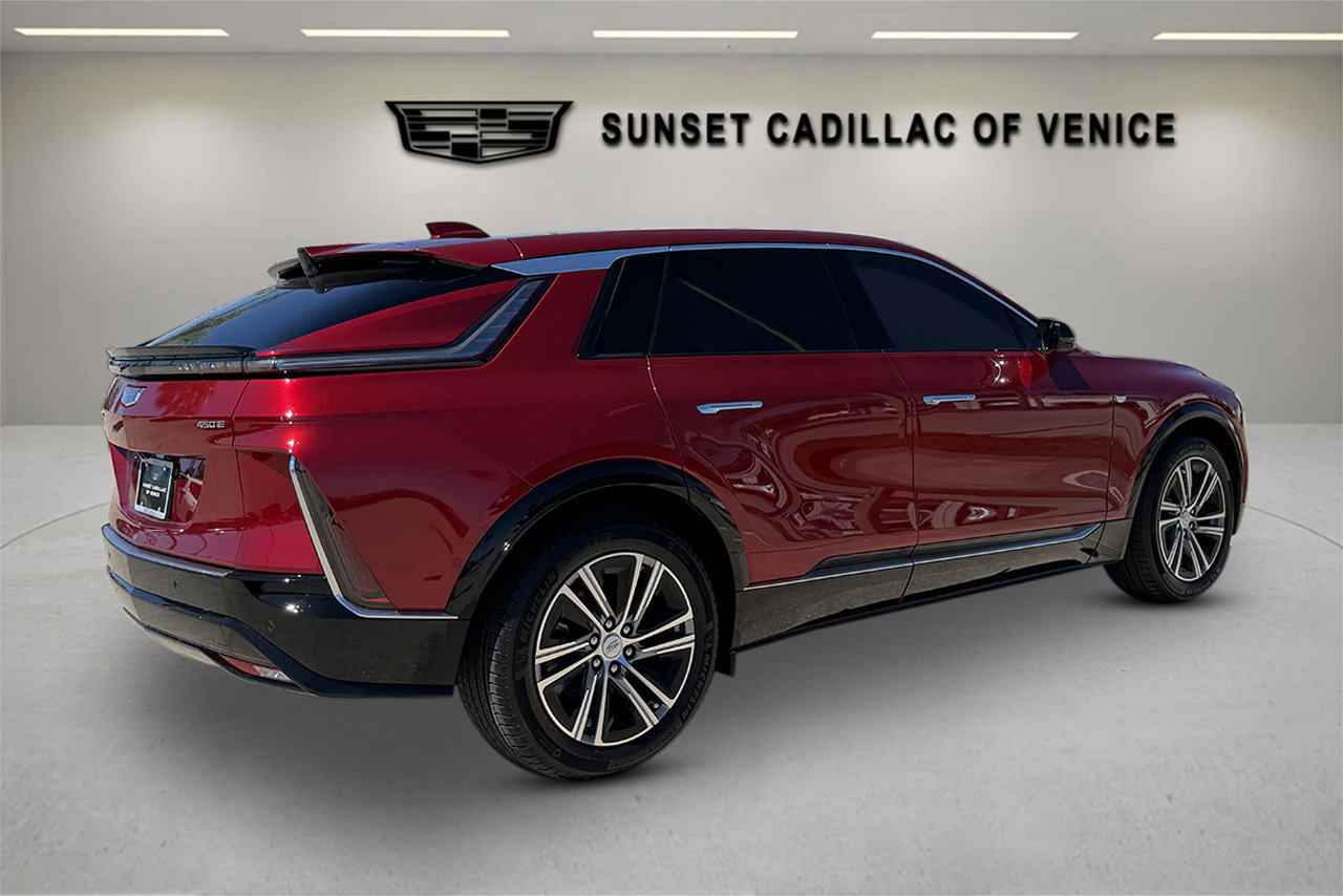 New 2026 Cadillac Lyriq Luxury image 3