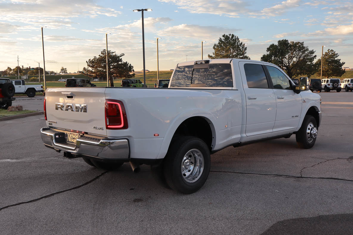 New 2027 RAM 3500 Laramie AWD/4WD image 4