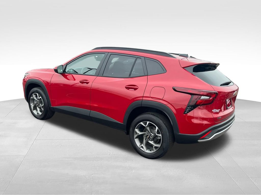 Used 2026 Chevrolet Trax LT w/ Driver Confidence Package FWD image 3