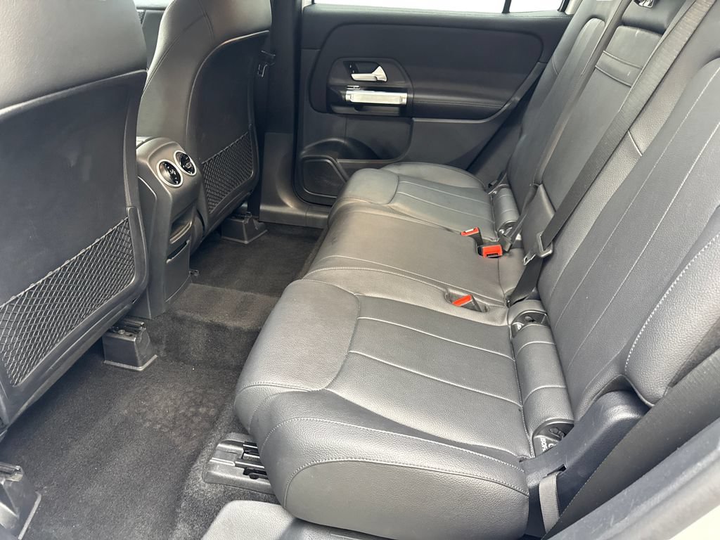 Used 2025 Mercedes-Benz GLB 250 4MATIC image 32