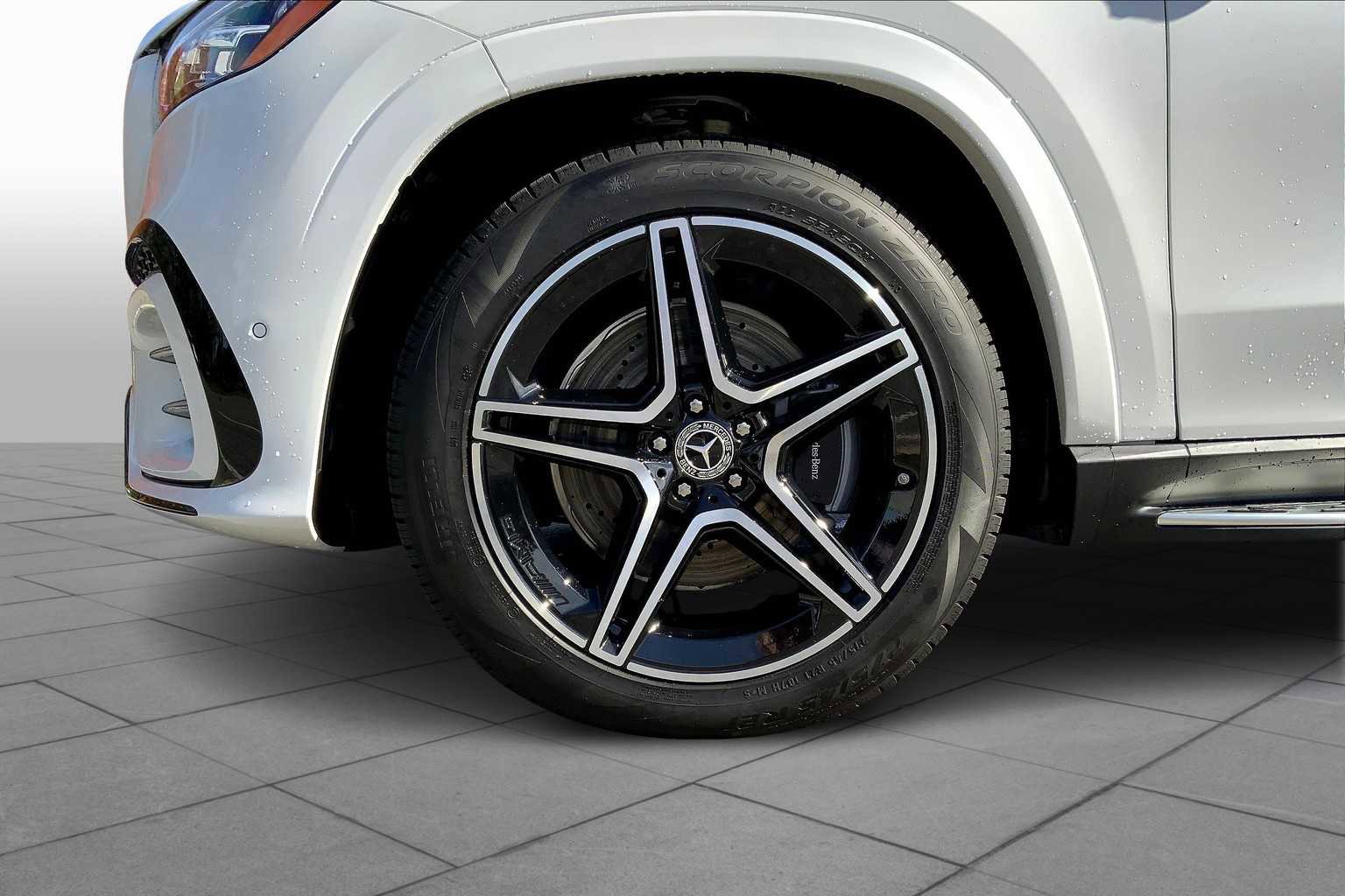 New 2026 Mercedes-Benz GLS 450 4MATIC image 15