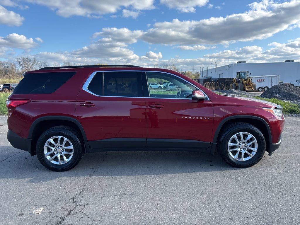 Used 2021 Chevrolet Traverse LT AWD/4WD image 16