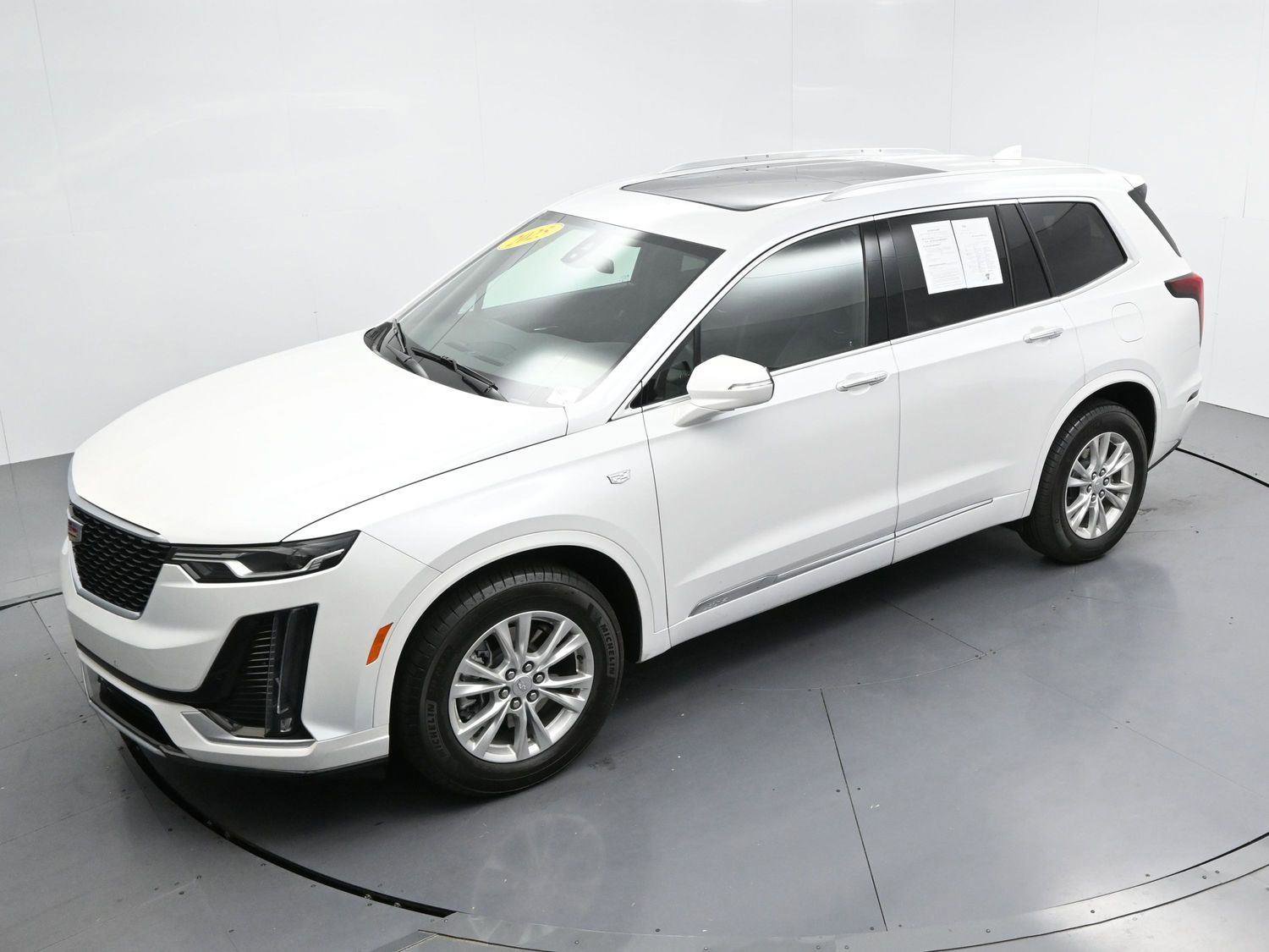 Certified 2025 Cadillac XT6 Luxury FWD image 46