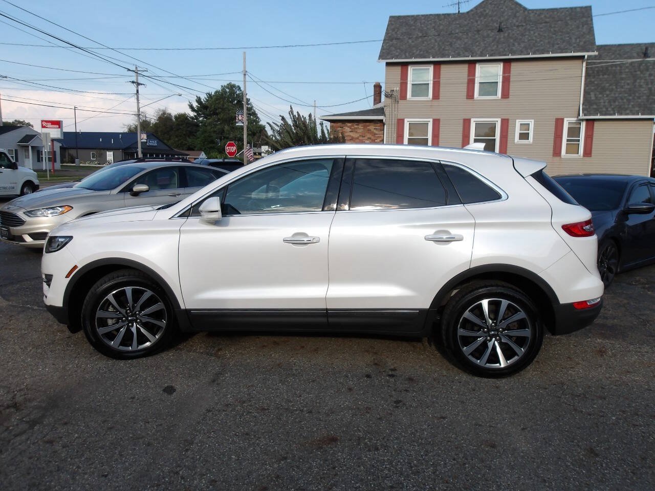Used 2019 Lincoln MKC Reserve w/ MKC Climate Package FWD image 3