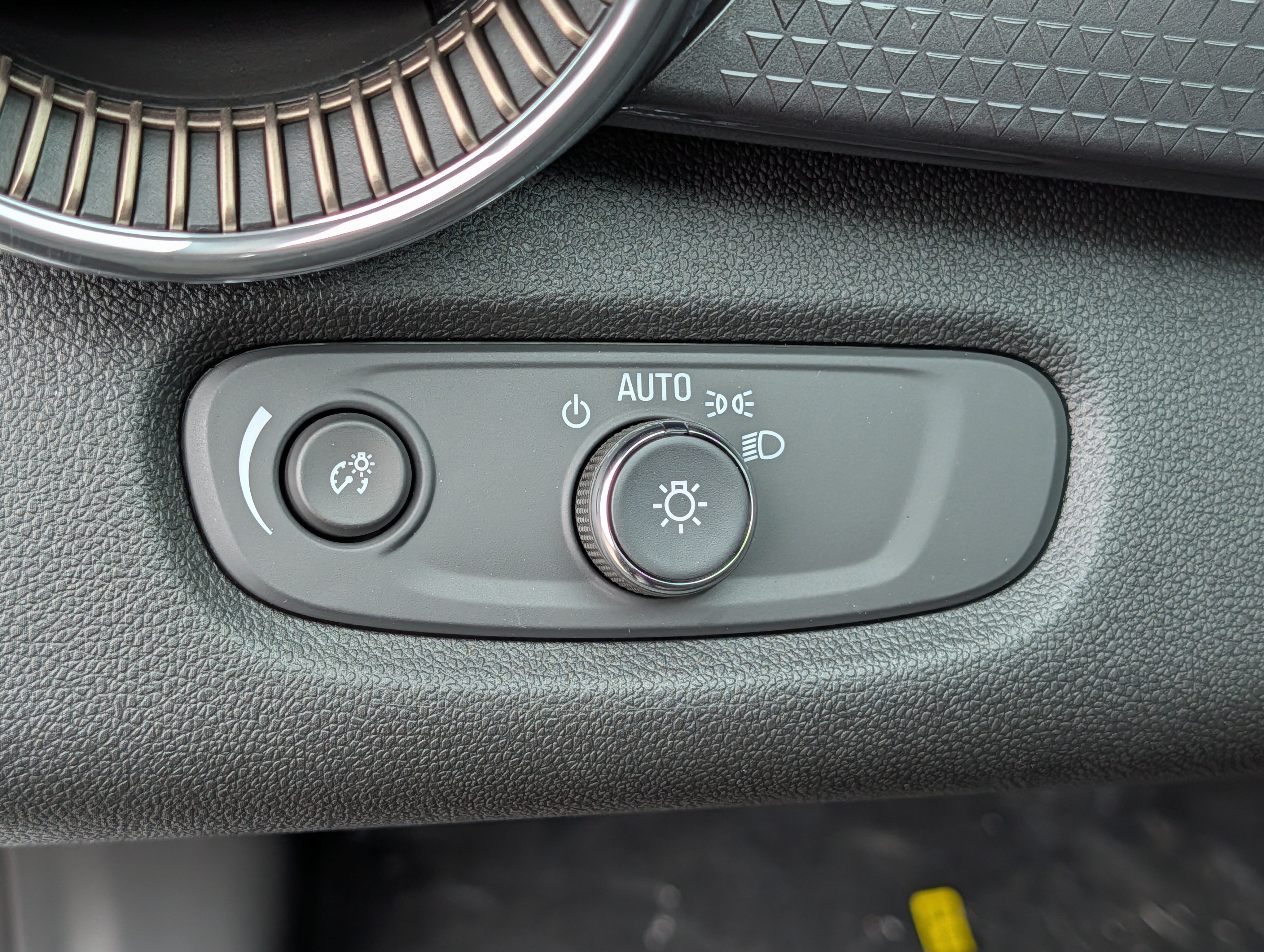 New 2026 Chevrolet Trax ACTIV w/ Driver Confidence Package FWD image 14