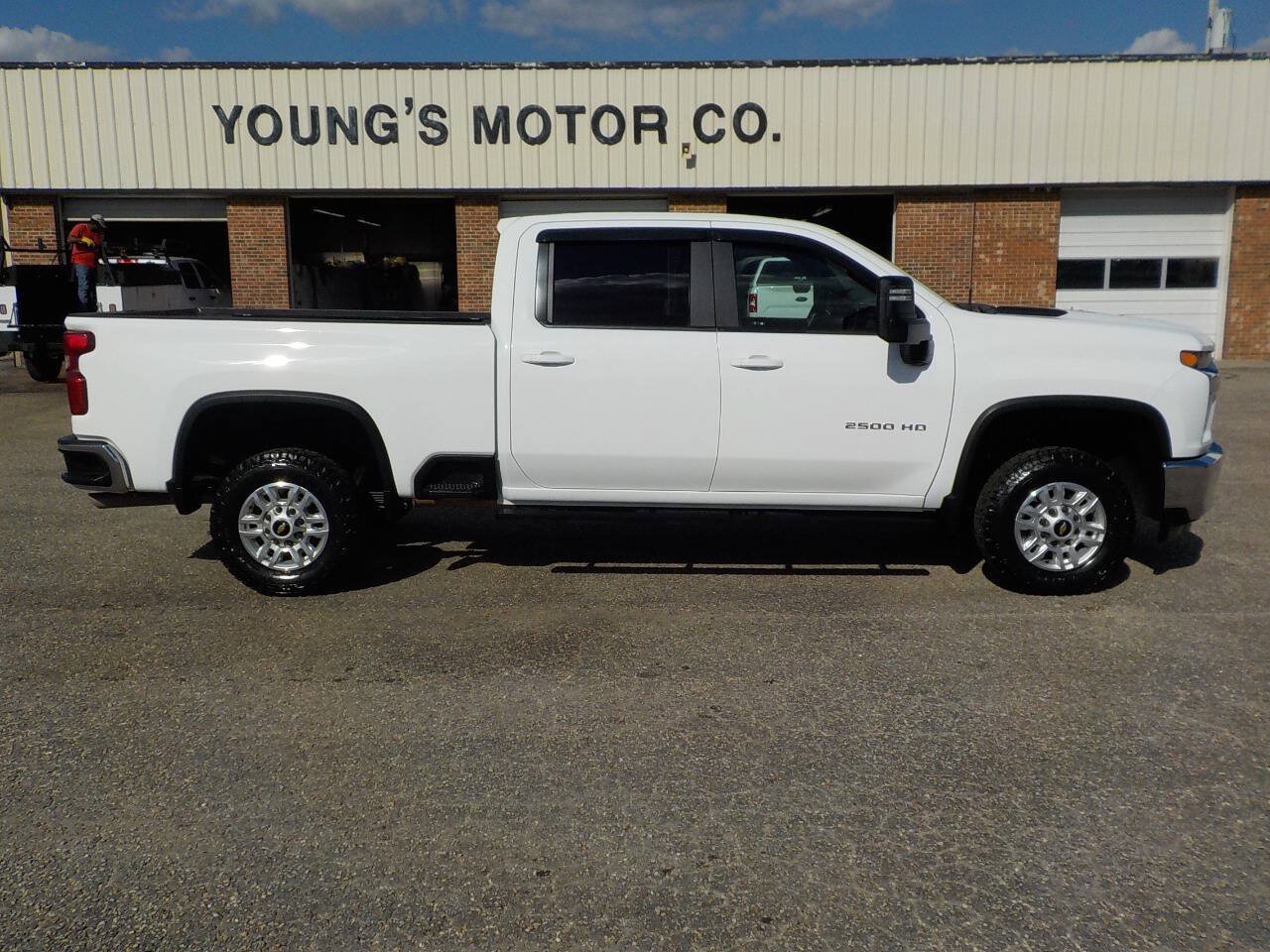 Used 2022 Chevrolet Silverado 2500 LT AWD/4WD image 7