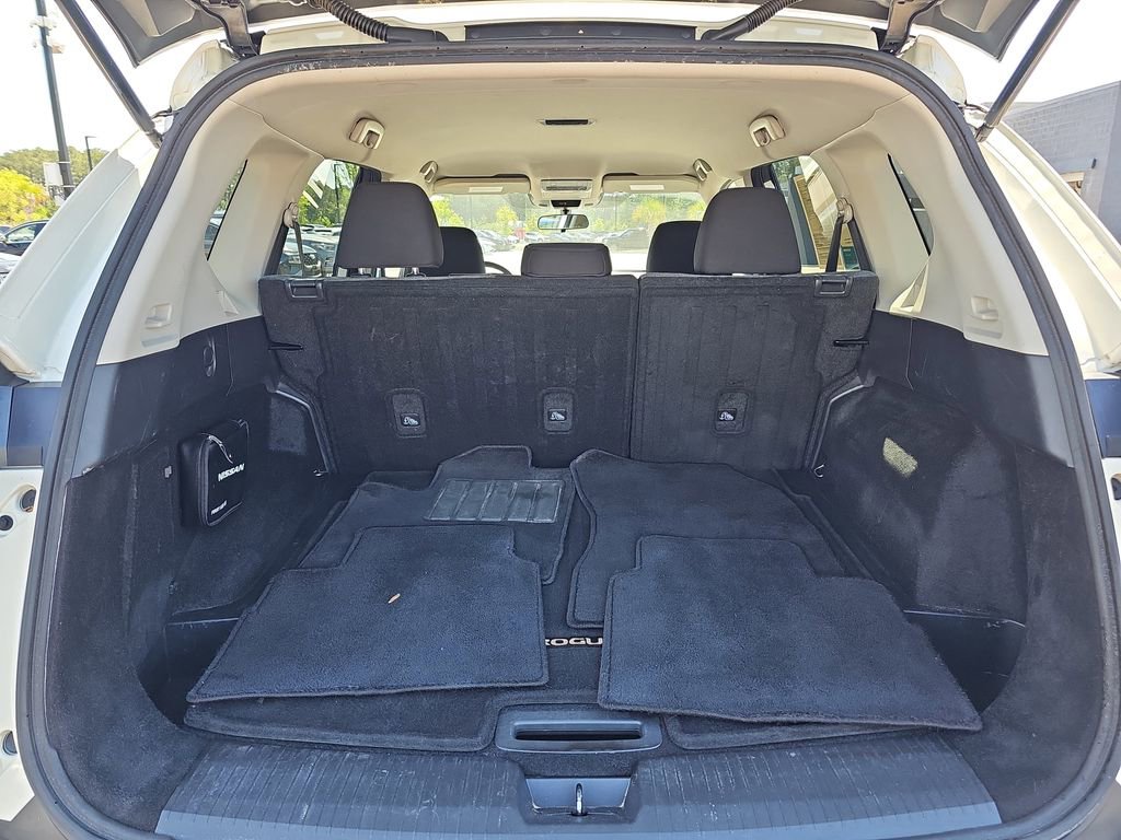 Used 2021 Nissan Rogue SV FWD image 16