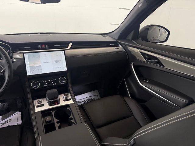 New 2025 Jaguar F-PACE R-Dynamic S image 24