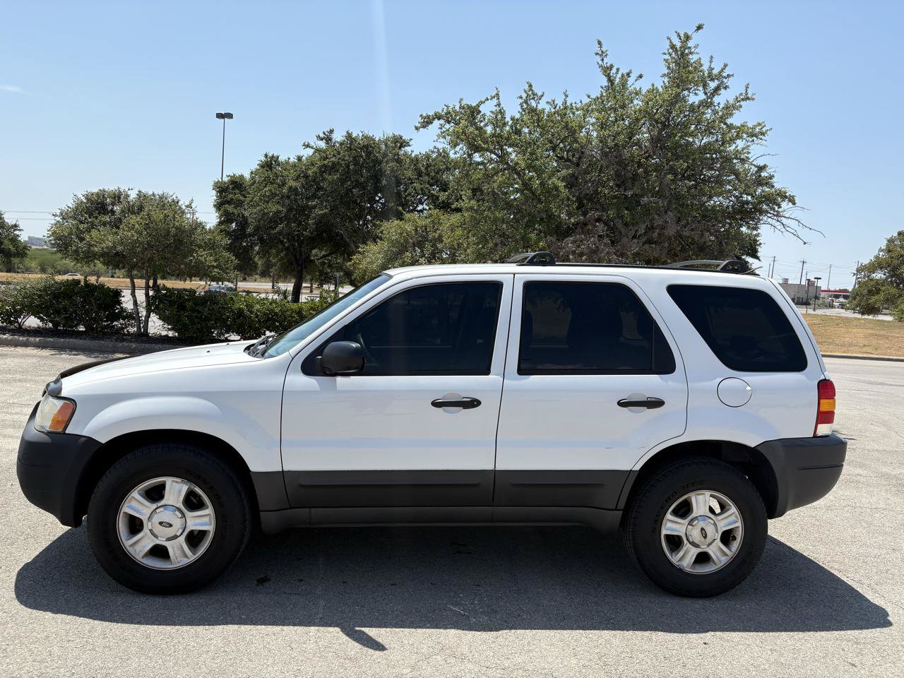 Used 2004 Ford Escape XLT FWD image 2