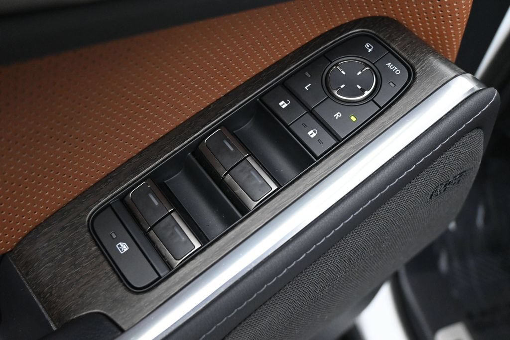 Used 2024 Lexus GX 550 w/ Accessory Package (2T) AWD/4WD image 4