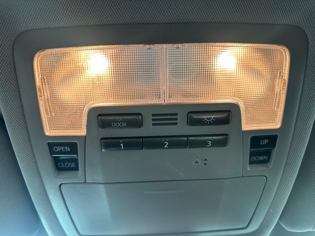 Used 2018 Toyota Highlander XLE AWD/4WD image 20