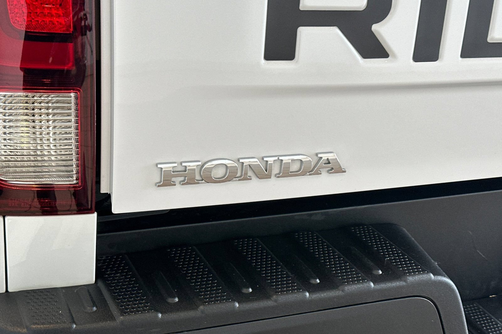 Used 2025 Honda Ridgeline Sport image 26