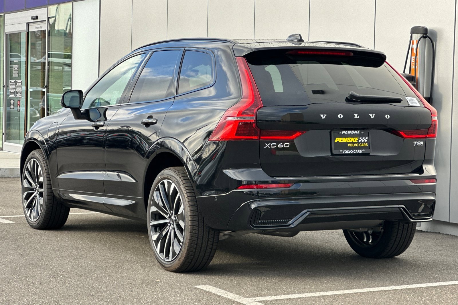 New 2026 Volvo XC60 T8 Ultra w/ Protection Package Premier image 3