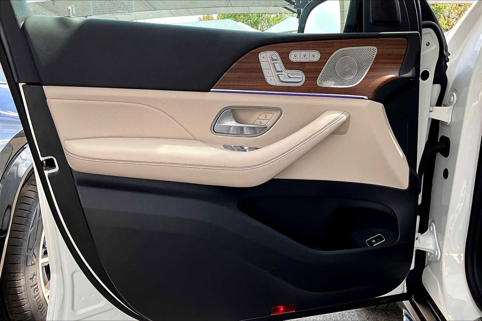 New 2026 Mercedes-Benz GLS 450 4MATIC image 15