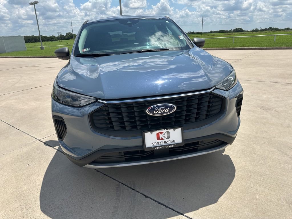 Used 2024 Ford Escape Active w/ Cold Weather Package FWD image 8