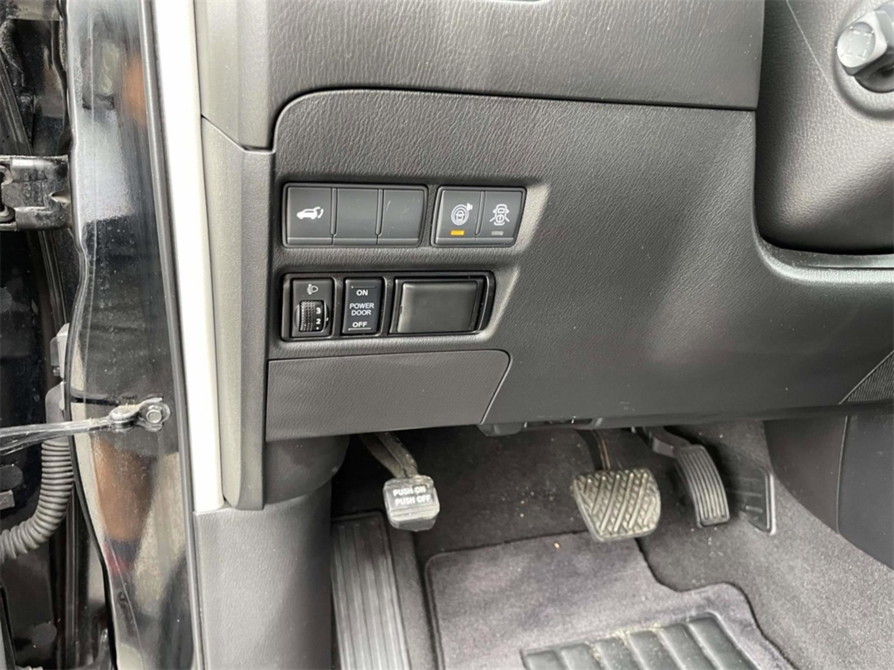 Used 2019 Nissan Armada SL w/ Premium Package image 19