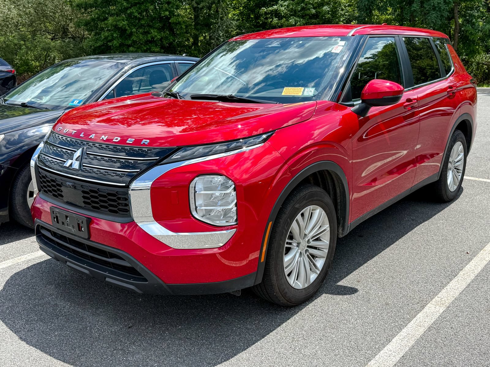 Used 2024 Mitsubishi Outlander ES AWD/4WD image 3