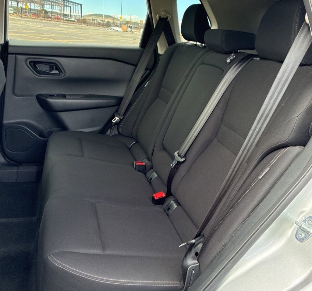 Used 2024 Nissan Rogue S image 13