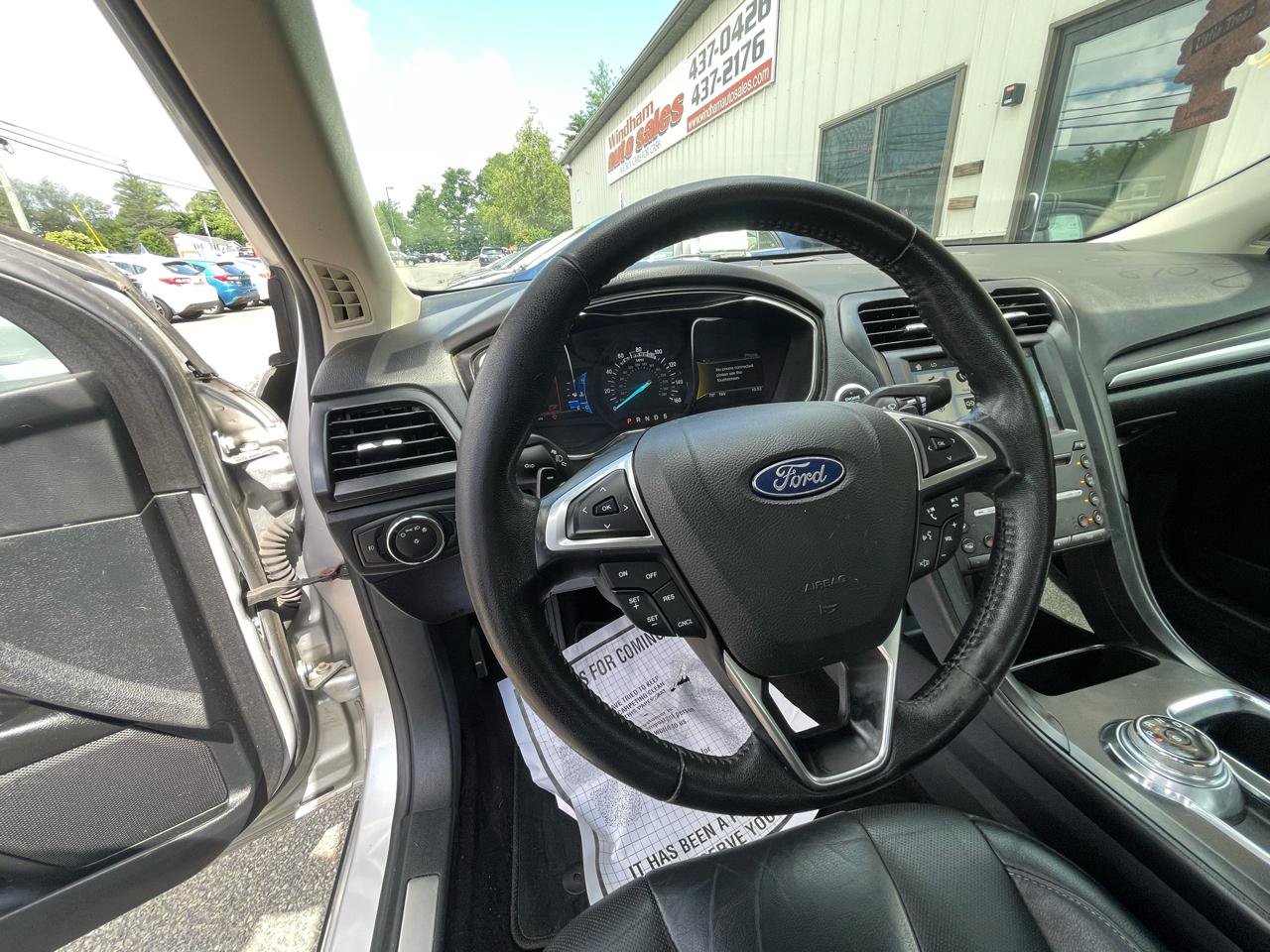 Used 2018 Ford Fusion Titanium AWD/4WD image 12