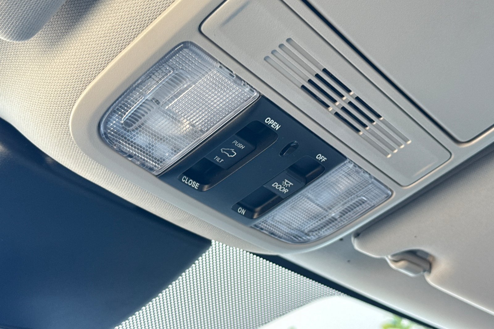 Used 2025 Honda Odyssey EX-L image 25