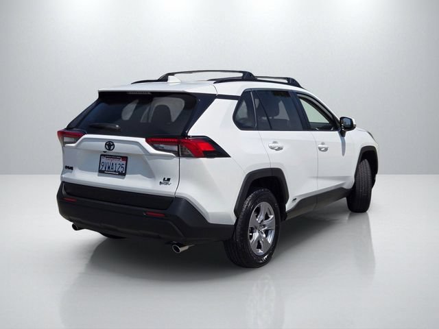 Used 2025 Toyota RAV4 LE AWD/4WD image 4