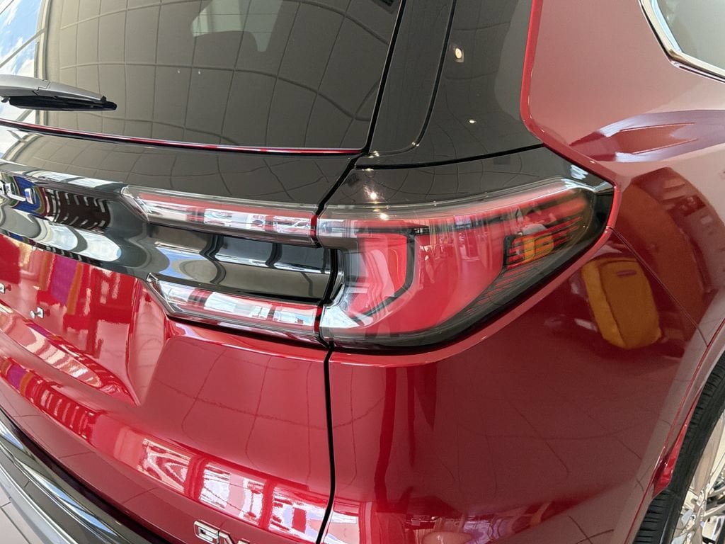 New 2027 GMC Acadia Denali FWD image 9