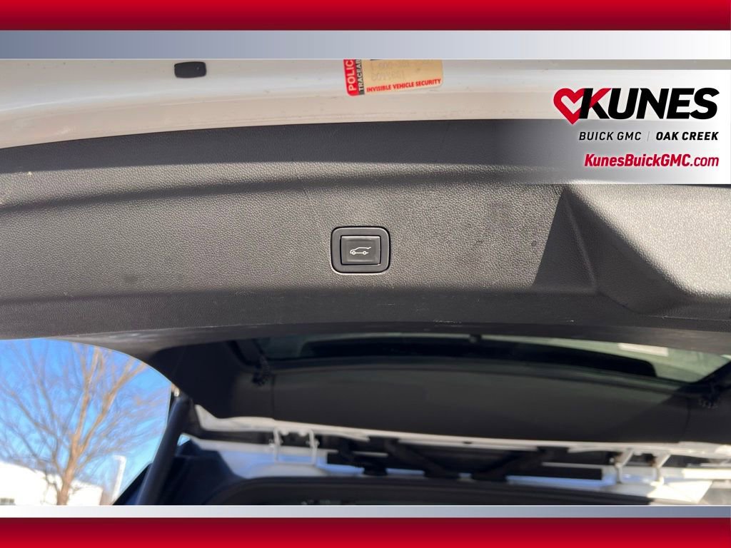 Used 2023 GMC Yukon XL AT4 w/ AT4 Premium Plus Package image 9