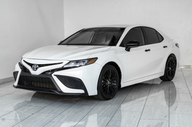 Used 2021 Toyota Camry SE FWD image 4