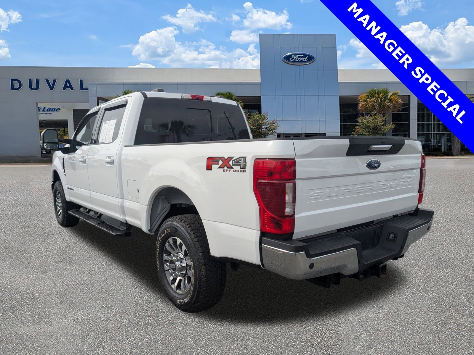 Used 2022 Ford F350 Lariat image 6