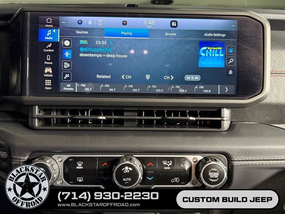 Used 2025 Jeep Wrangler Unlimited Rubicon AWD/4WD image 18