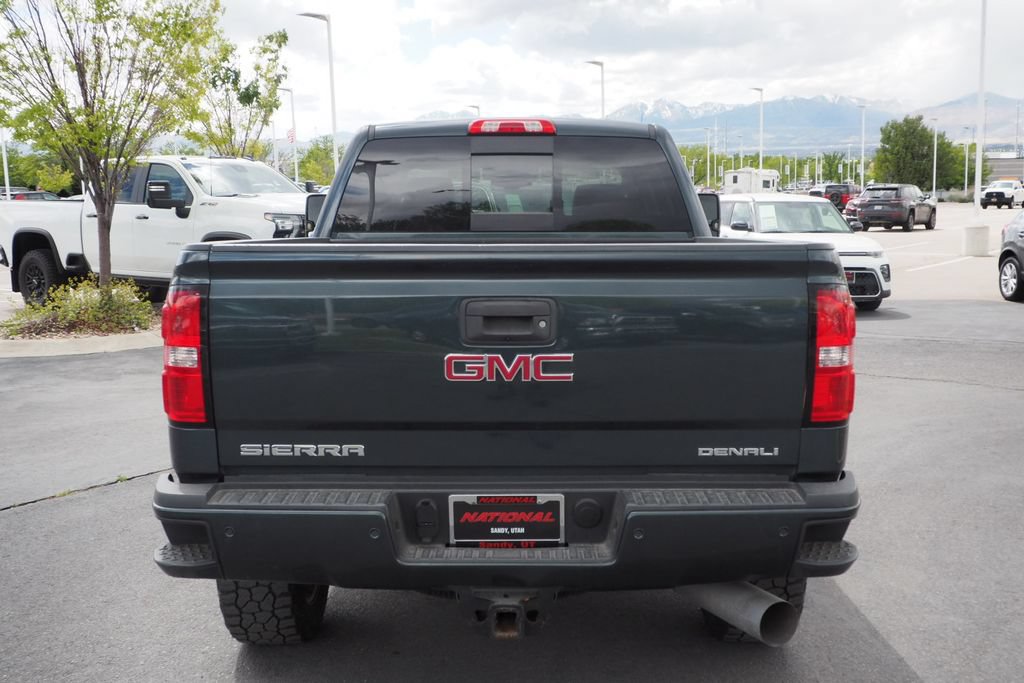 Used 2017 GMC Sierra 2500 Denali w/ Duramax Plus Package AWD/4WD image 6