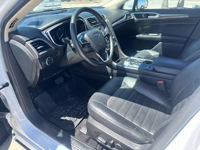Used 2017 Ford Fusion Energi SE FWD image 19