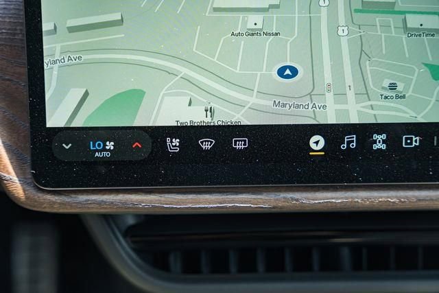 Used 2023 Rivian R1S Launch Edition image 11