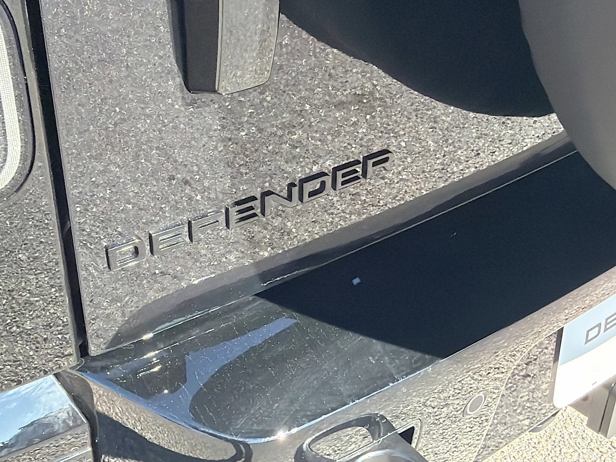 New 2026 Land Rover Defender 110 X-Dynamic SE image 11