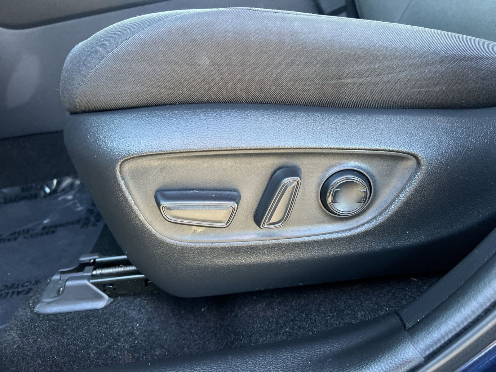Used 2021 Toyota RAV4 XLE w/ Convenience Package AWD/4WD image 13
